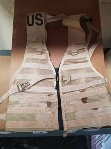 lot 331 image: Camo - all-purpose carry all vest