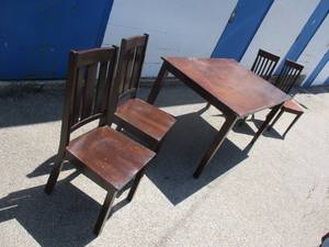 lot 3 image: Kitchen Table With 2-Sets Of 2-Chairs, 1-Needs Fixed