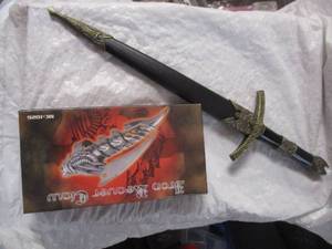lot 49 image: Replica 14- Long Dagger In Sheath And NIB-Iron Reaver Finger Claw Knife # MC1026- Note 2-X The Money