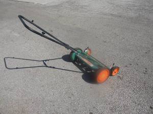 lot 97 image: SCOTTYS Classic-20,  20- Manual Push Mower