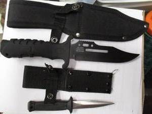lot 147 image: 2-Knifes, 1-SURVIVOR HK-740 Small Dager In Sheath And 1-SURVIVOR HK-1036S Hunting Knife In Sheath. 2-X Money