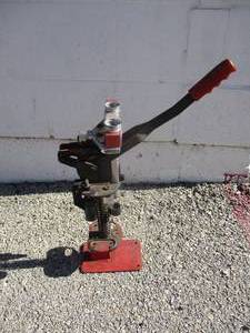 lot 162 image: MEC 600 Jr 82 12-Gauge Shotgun Reloader Press