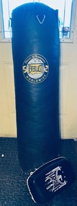 lot 5 image: Everlast 100lbs. Heavy Bag W Tap Out Hand Pad For Boxing, Kickboxing, and MMA Training