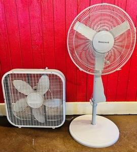 lot 24 image: Holmes and Honeywell Fans