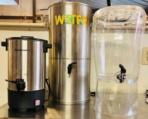 lot 27 image: Maxi-Matic Elite Gourmet CCM-035 Coffee Urn wAmerican Metal Ware and Clear Beverage Dispensers