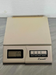 lot 89 image: Escali Model 3315 Battery Operated KitchenCompact Digital Scale