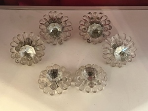 lot 109 image: 4 Vintage Clear Flower Pattern Drawer Pulls wParts Included