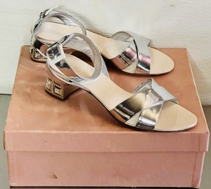 lot 117 image: Pair of Miu Miu Low Heel Size 9.5-10 - Made in Italy