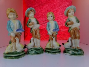 lot 121 image: Two 5 Green Jacketed Boys and Two 5 Blue Jacketed Boys wGoose Figurines&nbsp