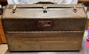 lot 136 image: Rare Size 3 - 22x10.5x13 Type 2 Class A Vintage Military Mechanics Toolbox No.224-DG with Contents Included