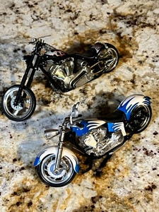 lot 182 image: Two 2003 Funline 118 Scale Choppers