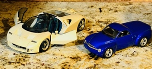 lot 193 image: Maisto 118 Scale Ford GT90 &amp 125 Scale 2000 Chevrolet SSR Die Cast