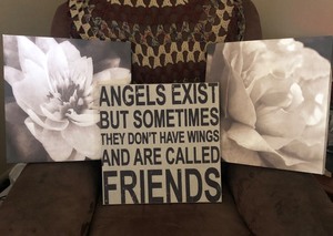 lot 205 image: 3 Piece Set - TJ Max Decorative Wall Hangings - 16x 16