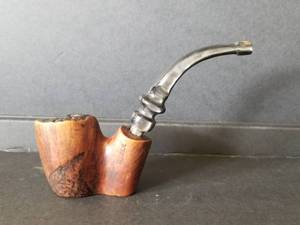 lot 82 image: Vintage Estate smoking pipe -