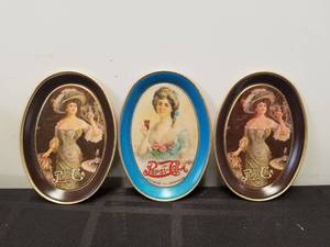 lot 15 image: Selection of 3 vintage mini-Pepsi Cola metal trays - 6