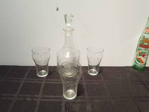 lot 213 image: Vintage WhiskeyWine decanter and 3 glasses