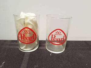 lot 227 image: Vintage Pearl Fine Lager Beer glasses - small