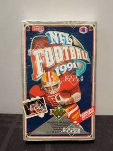 lot 20 image: Upper Deck - 1991football card packs - factory sealed box