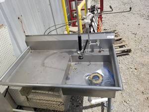 lot 209 image: Stainless Steel cleaning station with sink - 27 by 48 by 35h