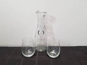 lot 119 image: Selection of 2 today I choose Joy glasses and a liter carafe