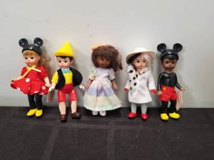 lot 135 image: Madame Alexander - McDonalds dolls - set of 5
