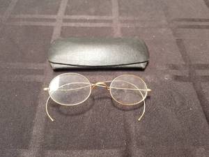 lot 141 image: Vintage pair of eyeglasses with case