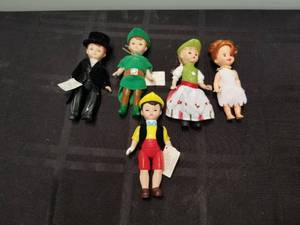 lot 150 image: Madame Alexander - McDonalds dolls - set of 5