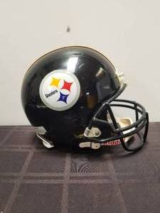 lot 178 image: Pittsburgh Steelers Football Helmet by Riddel