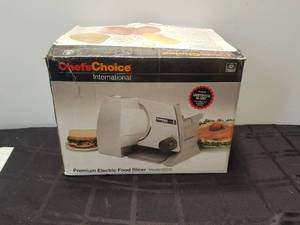 lot 223 image: Chiefs Choice electric food slicer - Model 620B