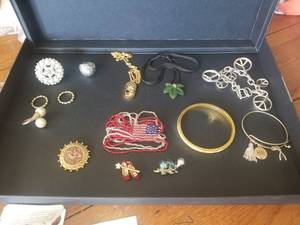 lot 247 image: Selection of costume Jewelry lot - rings, pendants - bracelets