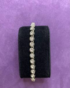 lot 4 image: PREMIER DESIGNS BRACELET IN STYLE, DESIGN, AND COLOR(S) SHOWN.