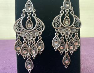 lot 37 image: PREMIER DESIGNS PAIR OF EARRINGS IN STYLE, DESIGN, AND COLOR(S) SHOWN.