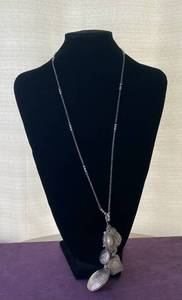 lot 45 image: PREMIER DESIGNS NECKLACE WITH PENDANTS IN STYLE, DESIGN, AND COLOR(S) SHOWN.