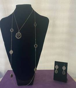 lot 79 image: PREMIER DESIGNS SET OF (1) NECKLACE, (1) PAIR OF EARRINGS IN STYLE, DESIGN, AND COLOR(S) SHOWN. (SOLD 2 X THE MONEY)