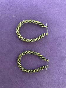 lot 80 image: PREMIER DESIGNS PAIR OF EARRINGS IN STYLE, DESIGN, AND COLOR(S) SHOWN.