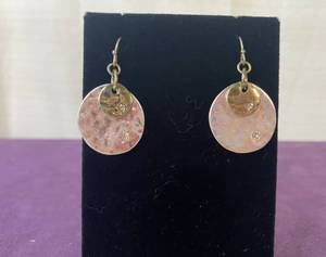 lot 110 image: PREMIER DESIGNS PAIR OF EARRINGS IN STYLE, DESIGN, AND COLOR(S) SHOWN.