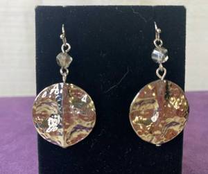 lot 137 image: PREMIER DESIGNS PAIR OF EARRINGS IN STYLE, DESIGN, AND COLOR(S) SHOWN.