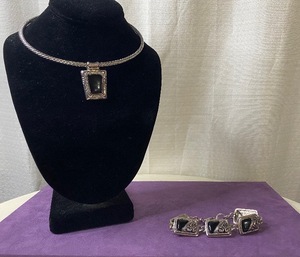 lot 49 image: PREMIER DESIGNS SET OF (1) NECKLACE, AND (1) BRACELET IN STYLE, DESIGN, AND COLOR(S) SHOWN. (SOLD 2 X THE MONEY)