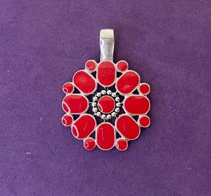 lot 39 image: PREMIER DESIGNS TWO-SIDED PENDANT IN STYLE, DESIGN, AND COLOR(S) SHOWN.