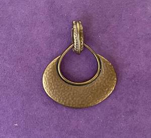 lot 84 image: PREMIER DESIGNS PENDANT IN STYLE, DESIGN, AND COLOR(S) SHOWN.