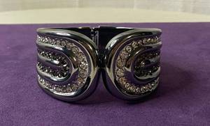 lot 20 image: PREMIER DESIGNS BRACELET IN STYLE, DESIGN, AND COLOR(S) SHOWN.
