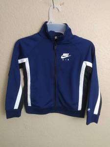 lot 48 image: NIKE AIR KIDS JACKET