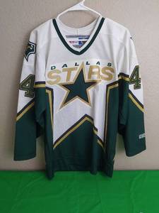 lot 49 image: DALLAS STARS  HOCKEY ARNOTT  JERSEY