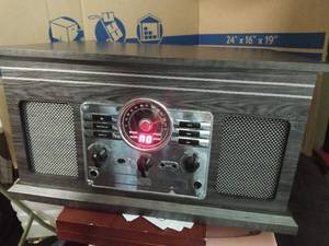 lot 54 image: Victrola Record Player Works Great