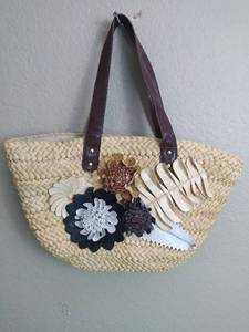 lot 58 image: KATE LANDRY PURSE