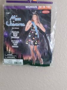 lot 69 image: MISS UNIVERSE OUTFIT
