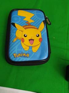 lot 74 image: POKEMON NINTENDO DS CARRYING CASE