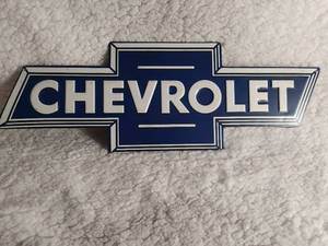lot 10 image: METAL CHEVROLET SIGN