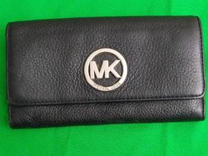 lot 23 image: MICHAEL KORS WALLET