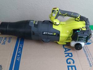 lot 39 image: RYOBI 2 CYCLE GAS BLOWER